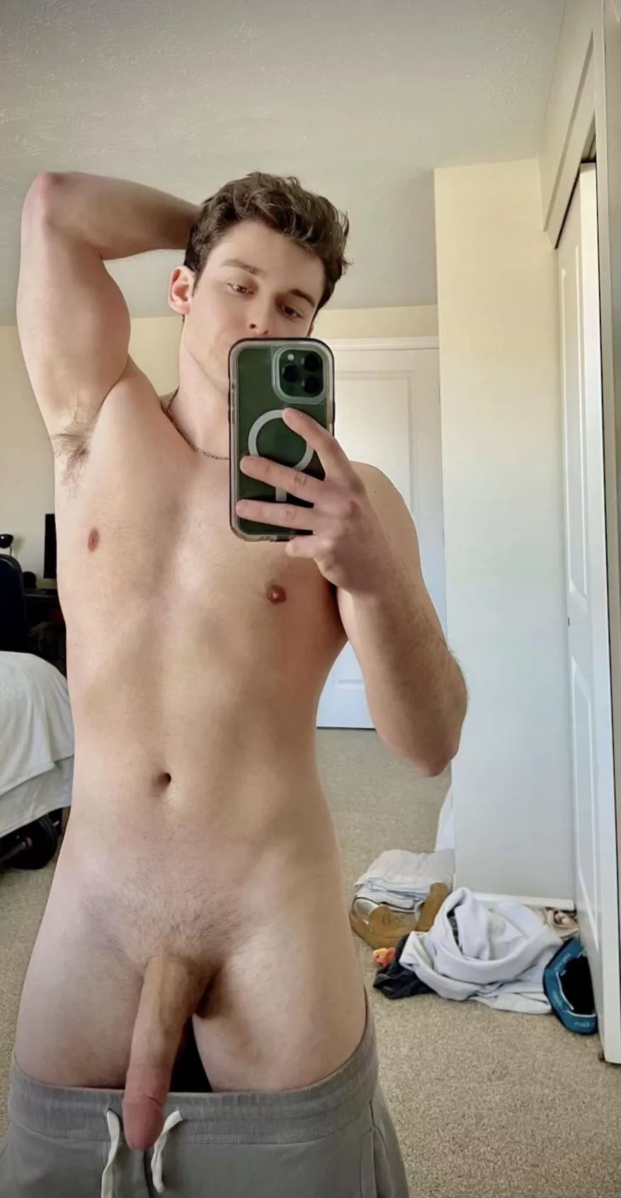 22 M lmk what you think? 🫣 posted by Chemical-Award9297