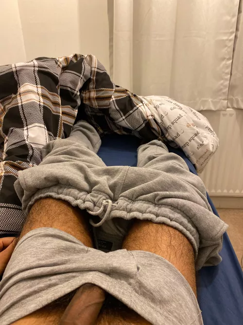 22 slim good looking @lemon23750 by Electrical_Shape7989