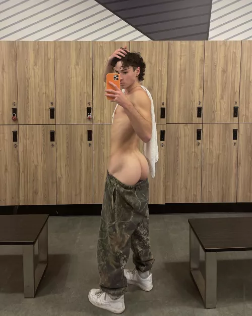 [23] late night workouts by angelboyx