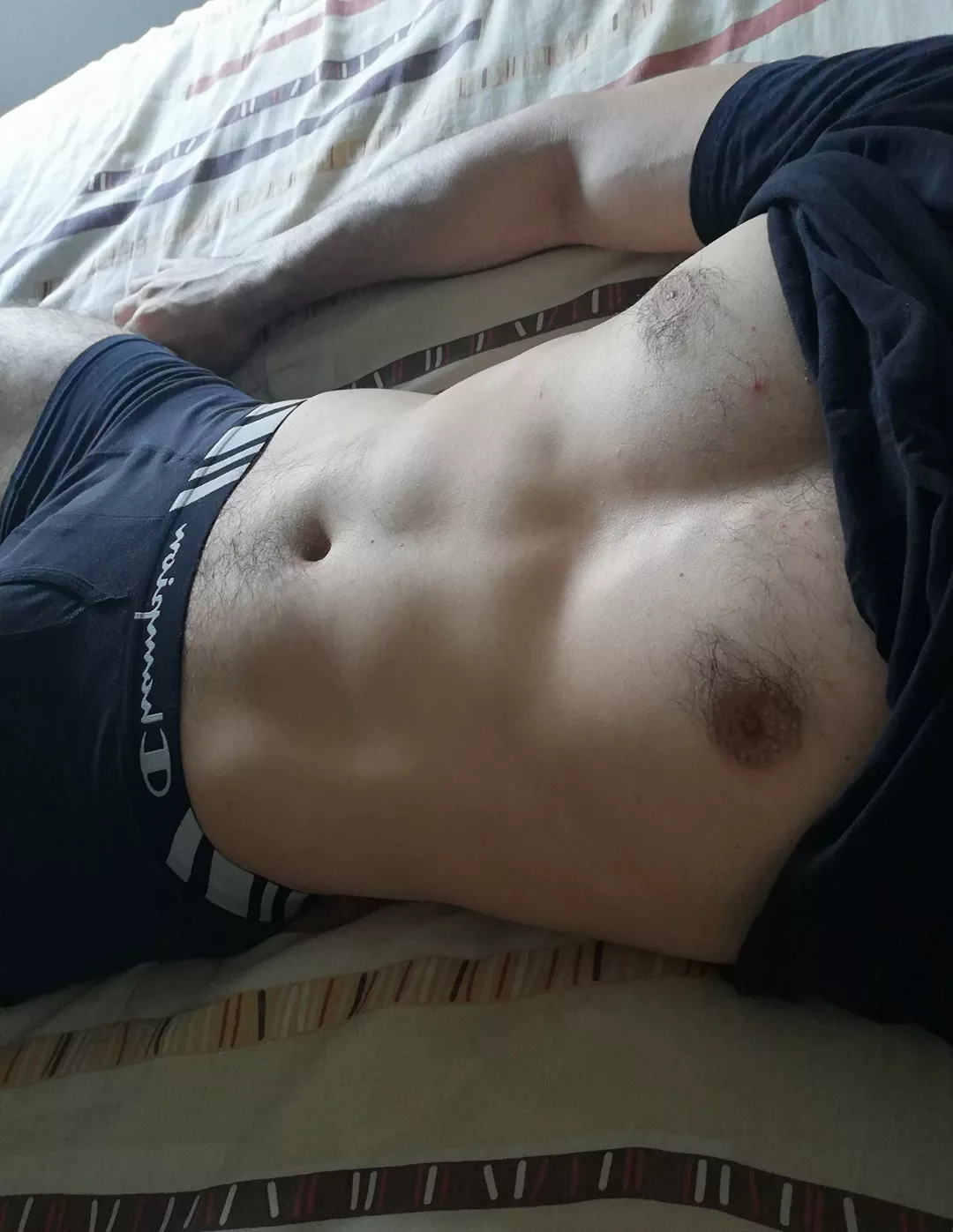 24 good looking crossfit guy looking for similar Jo bro that shows face too. bearded or blonde + sc: Craigrichey19 posted by hrhr1021