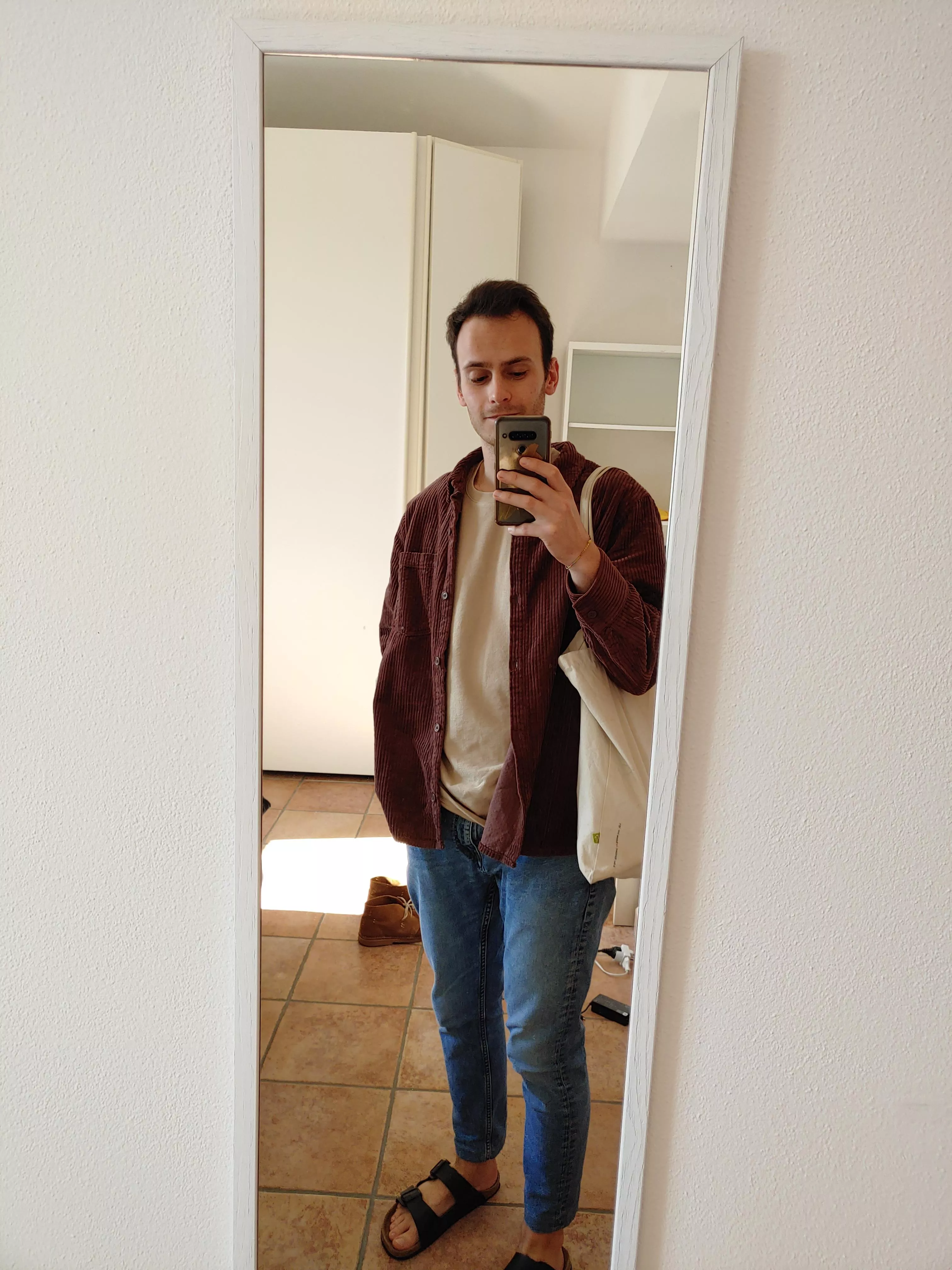 [24] Today it was a sunny day, so I had a walk at he beach for the first time this year! It felt so good🌞 This was the outfit :) posted by _fraxx