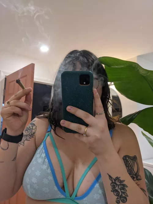 (26f)Did everyone have a sexy+ stoned Sunday? I did 🖐️😋 by OnlyJaceLee