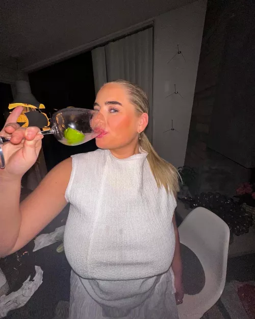 A shape that cannot be hidden by sensitivemilkshake