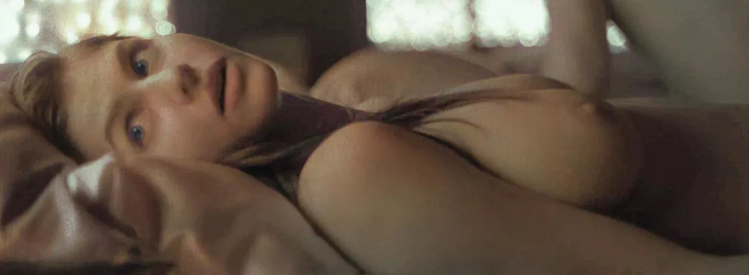 Alexandra Daddario posted by zerodays81