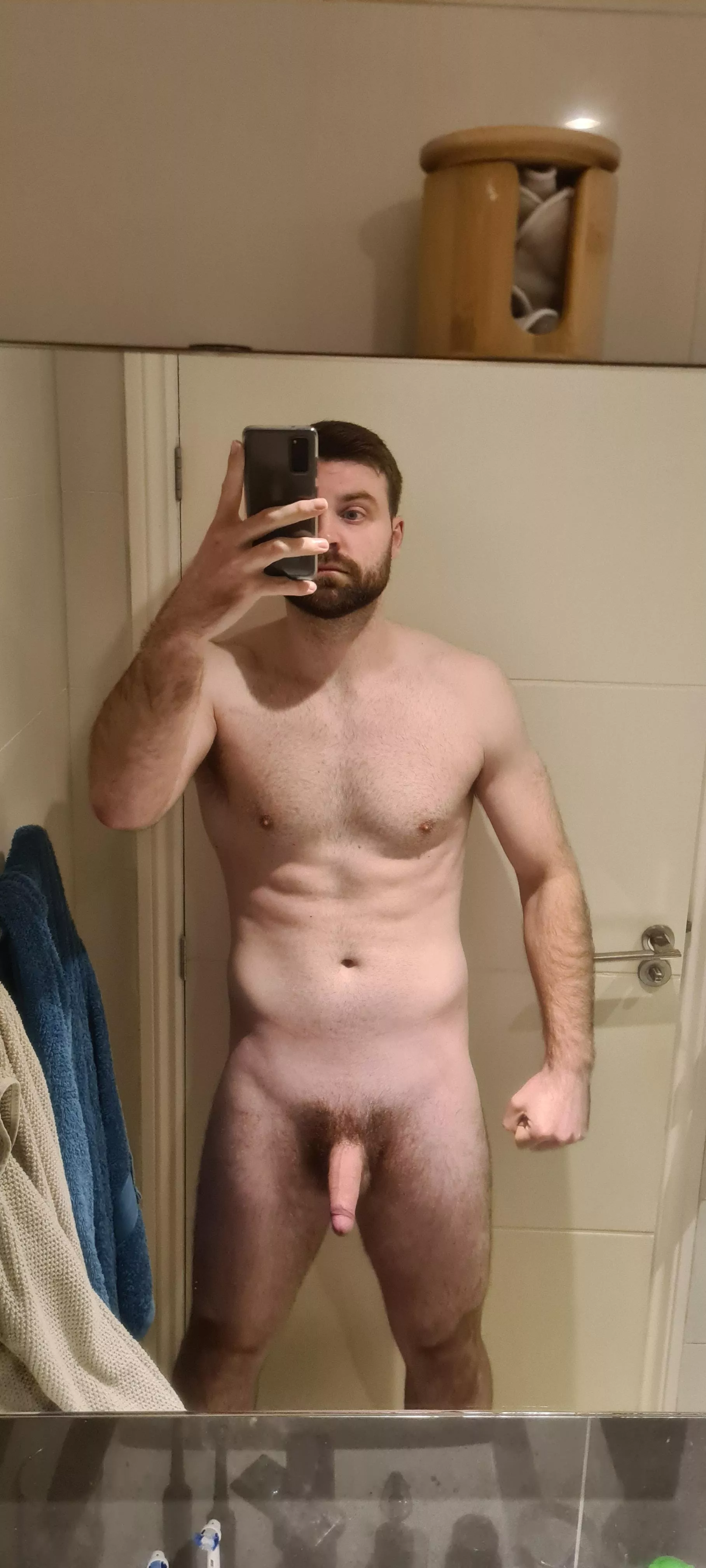 Another one...How do I look? posted by atie12