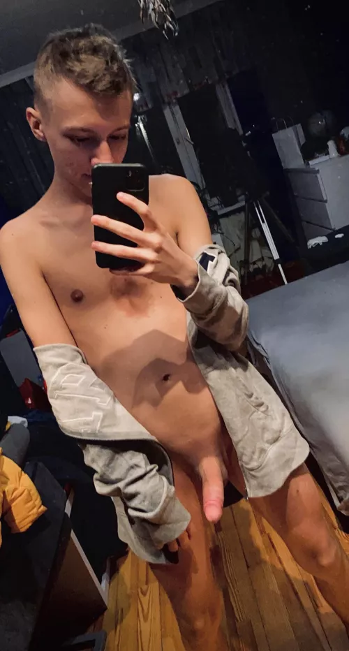 anyone wanna play sth? 🙄 by iamalbie