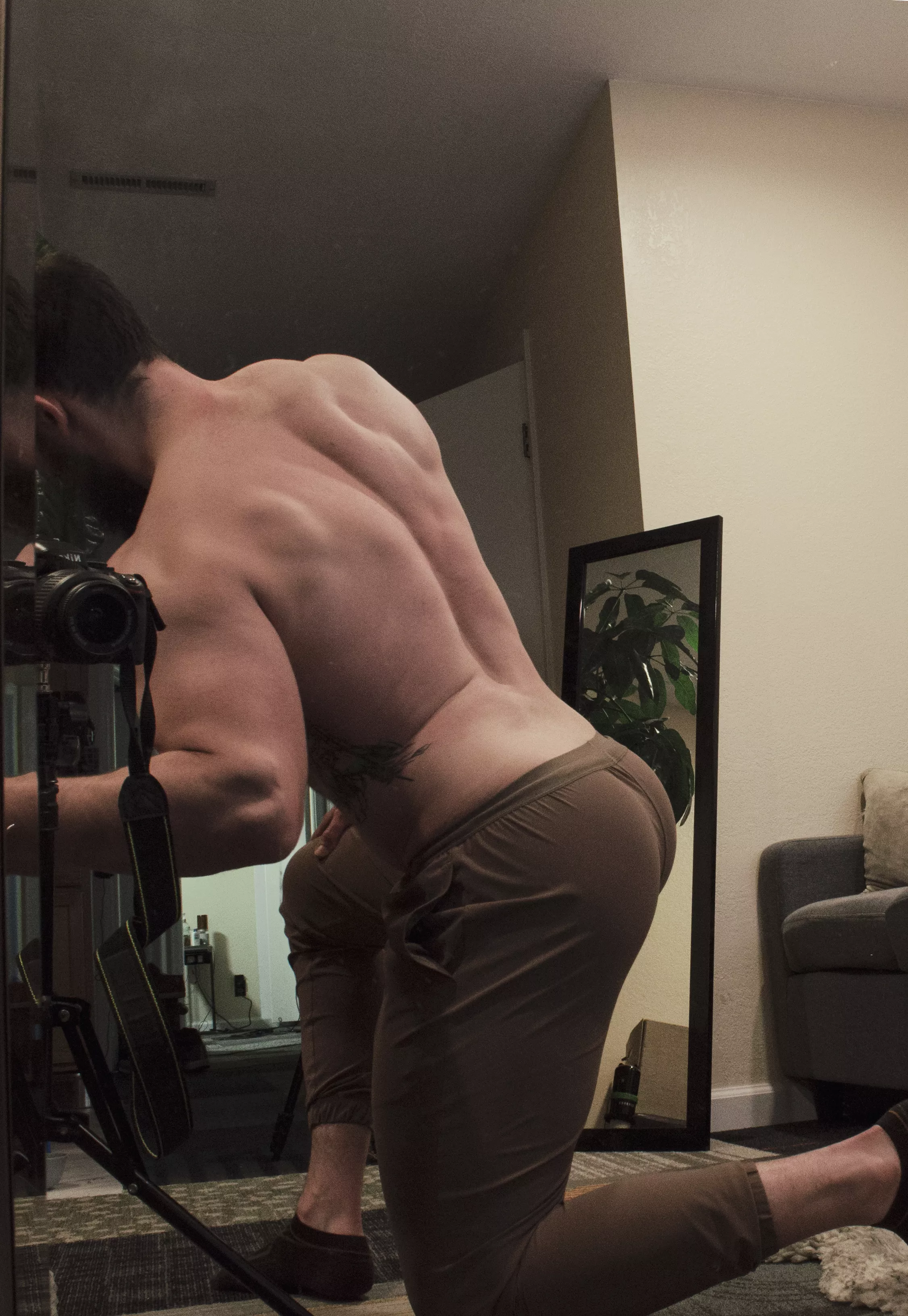 Booty day 🍑 posted by eric-fit