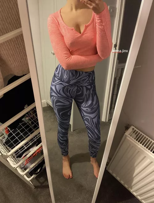 Bright gymwear! 😍 OC by jenna_jinx