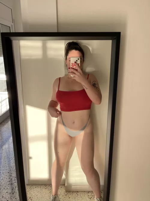 Comment yes if you would cheat on your girl with me by Lyydii