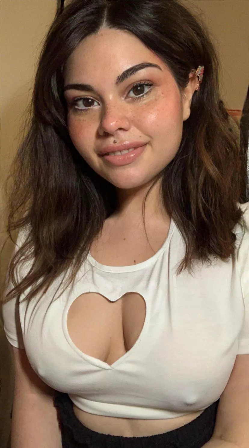 Could I get your attention with this top? posted by mollyzedolly