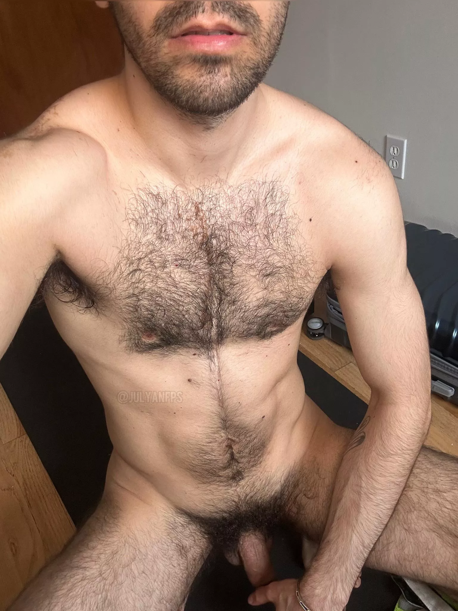 Explore my bush with your mouth posted by julyanfps