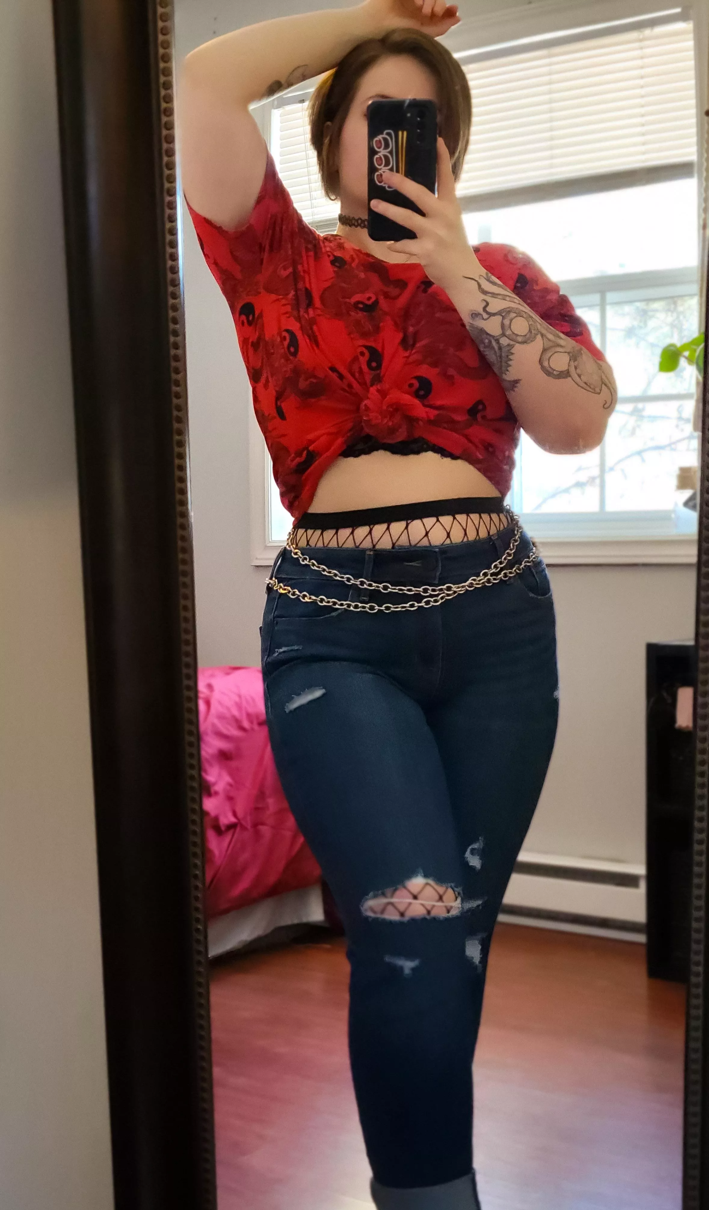[F] Wearing chains and fishnets under my jeans posted by xxLilithB