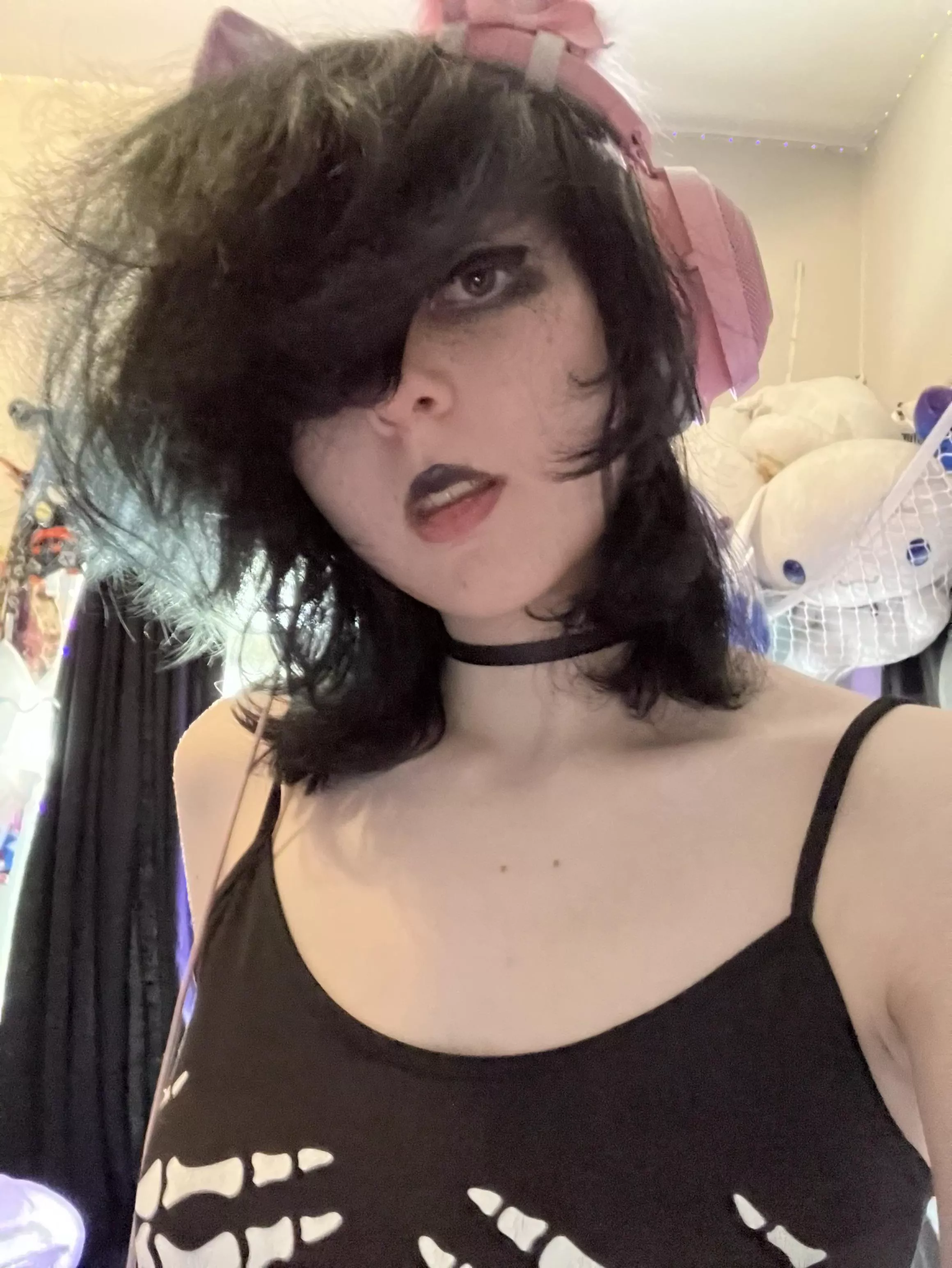 Fluffy haired gamer boi posted by BrokenBunnies