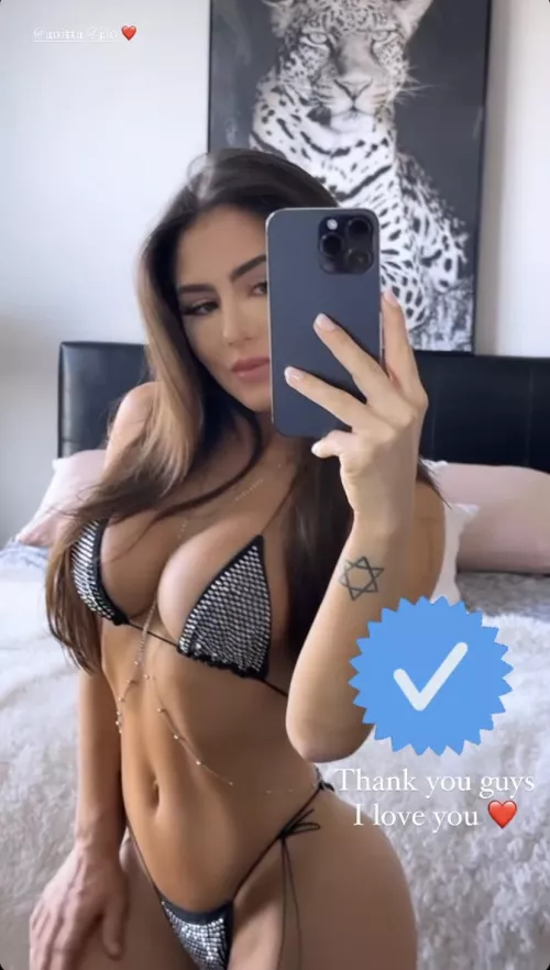 Ghi Eburneo by ABitDirty