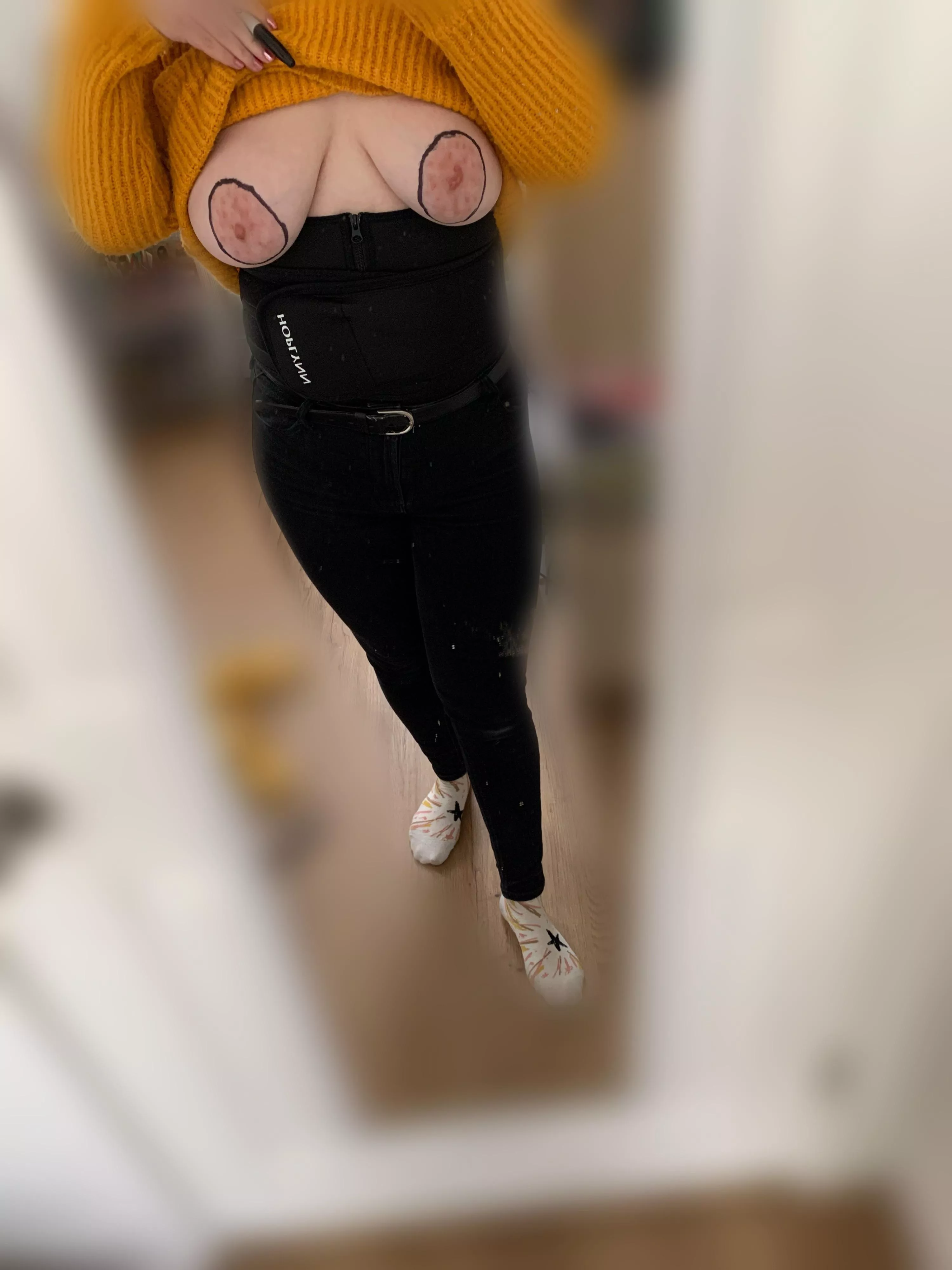 Gotta make sure everyone knows how big they are posted by Starry-eyez