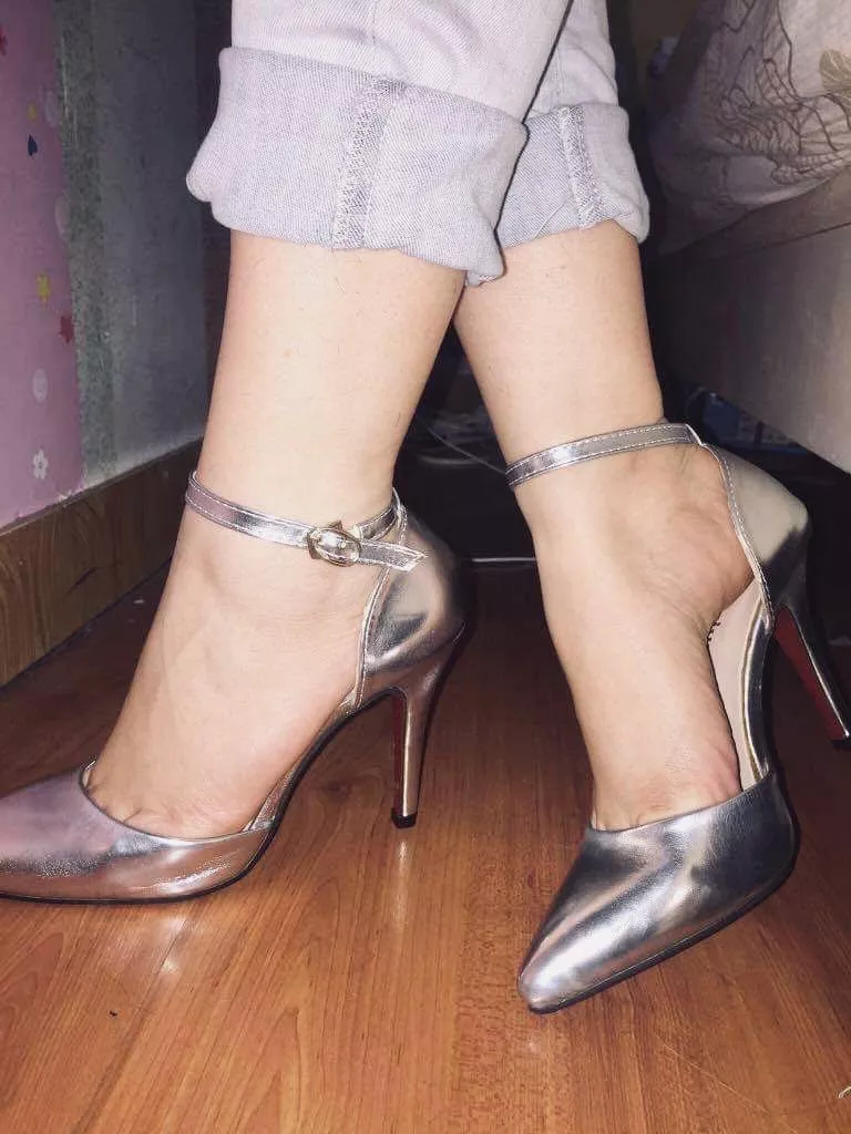 Heels for tonight party 👠 posted by FootQueenandGod