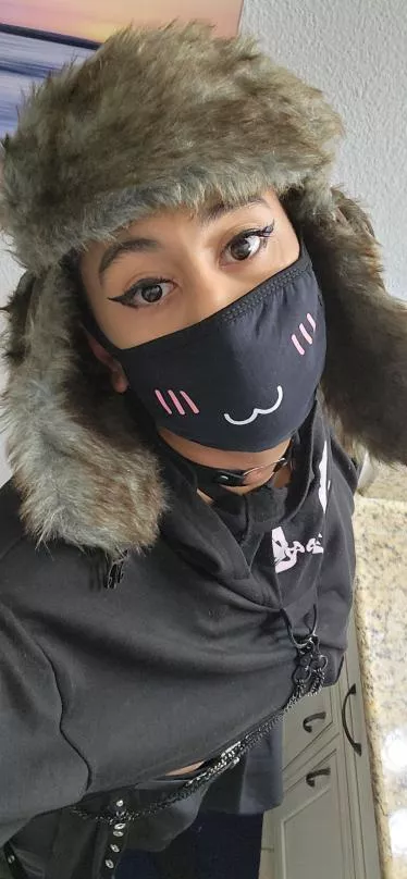 Hey look at my eyes and tell me something :3 posted by Mindless_Resource465