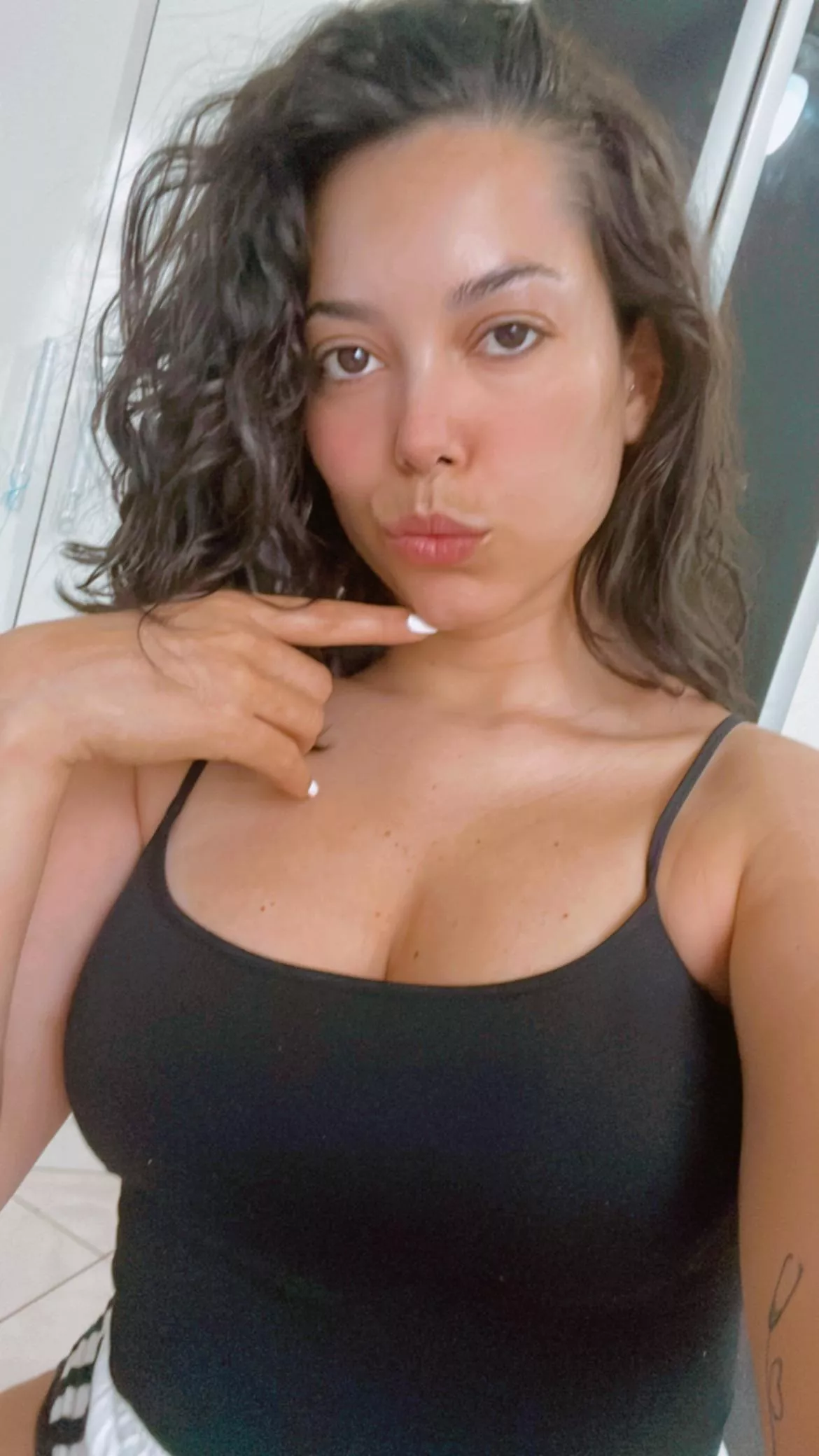 Home office mood 🥰 posted by lunasoares