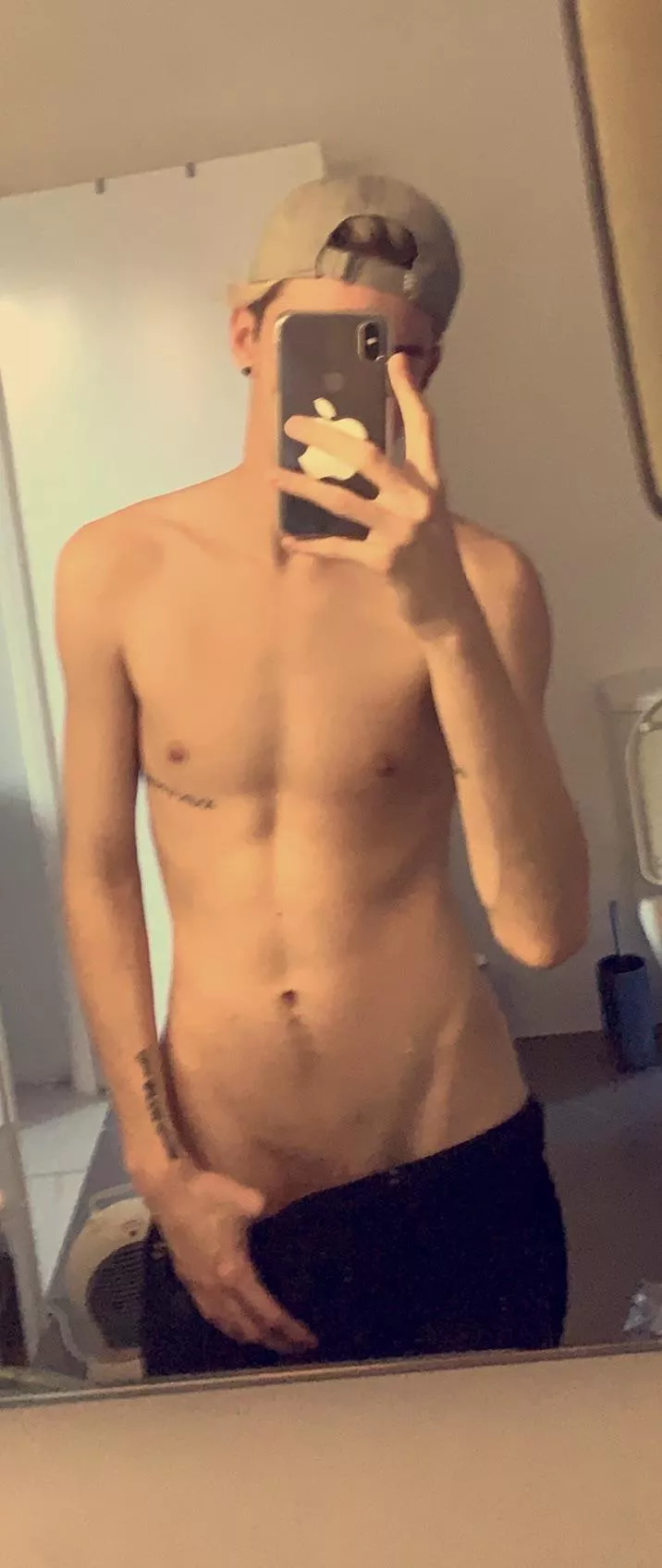 Hoping someone thinks I’m a cute twink I’m 24 posted by Redhot_Reddit