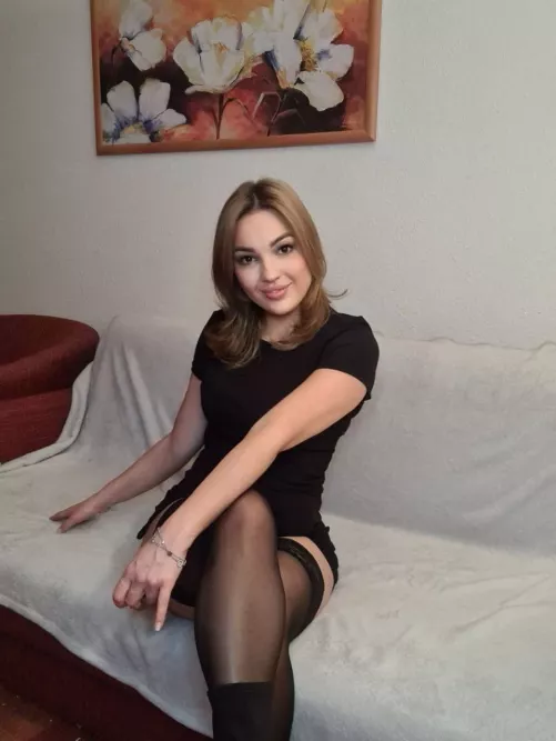 How can this pretty face be so slutty by blondiein