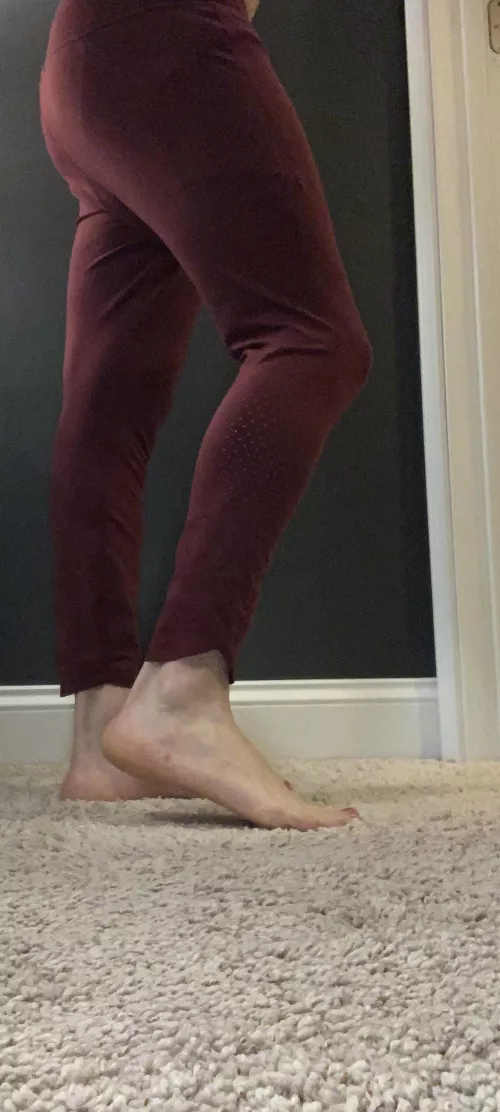 I feel amazing!! Painted toes and yoga pants!! DMs open! by jackiemac2527