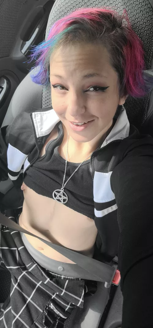 I just resaturated my hair, that's what you're looking at right? by pussycatbrat