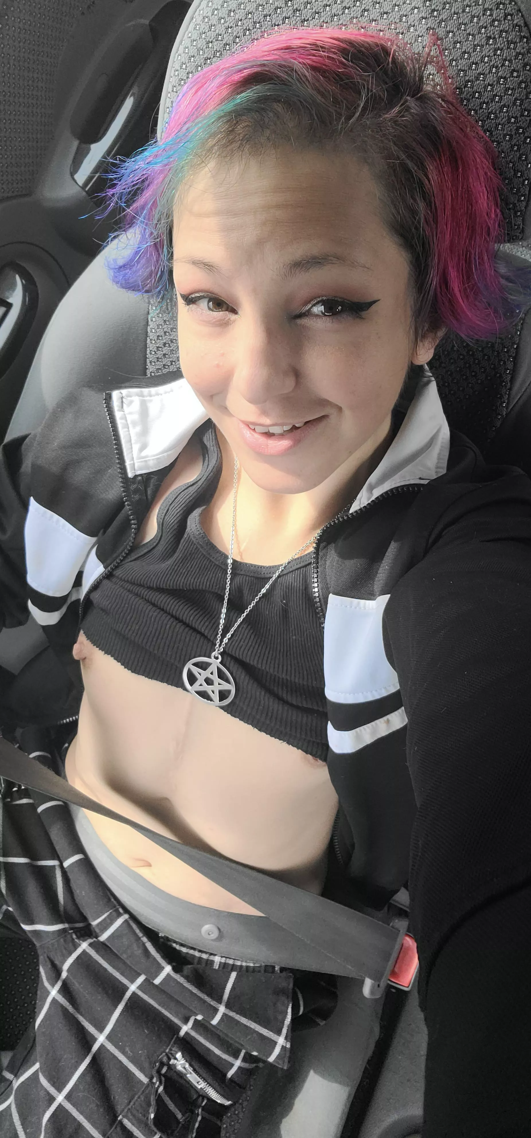 I just resaturated my hair, that's what you're looking at right? posted by pussycatbrat