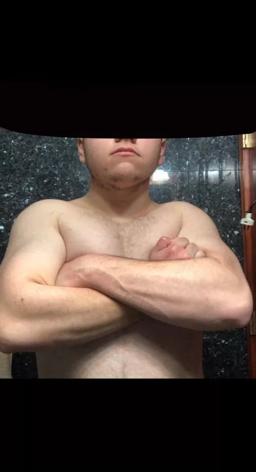 I know I’m fat but atleast my forearms are fire. by Jumpy_Cover6252