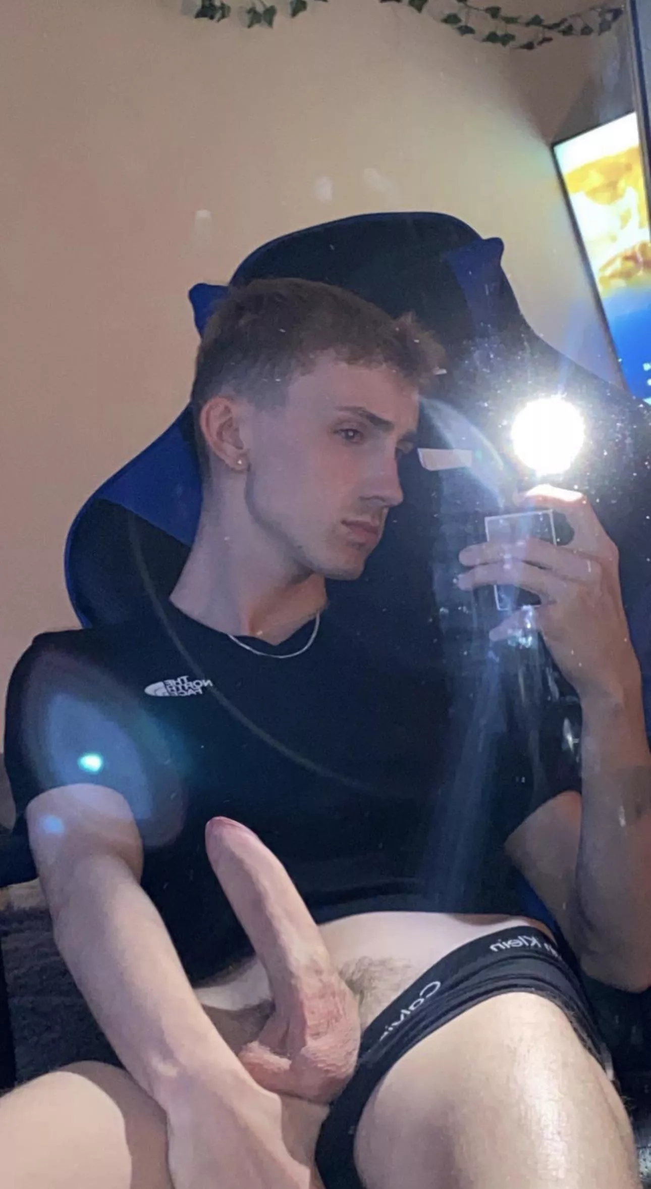 i know you want it;) posted by charlie90842