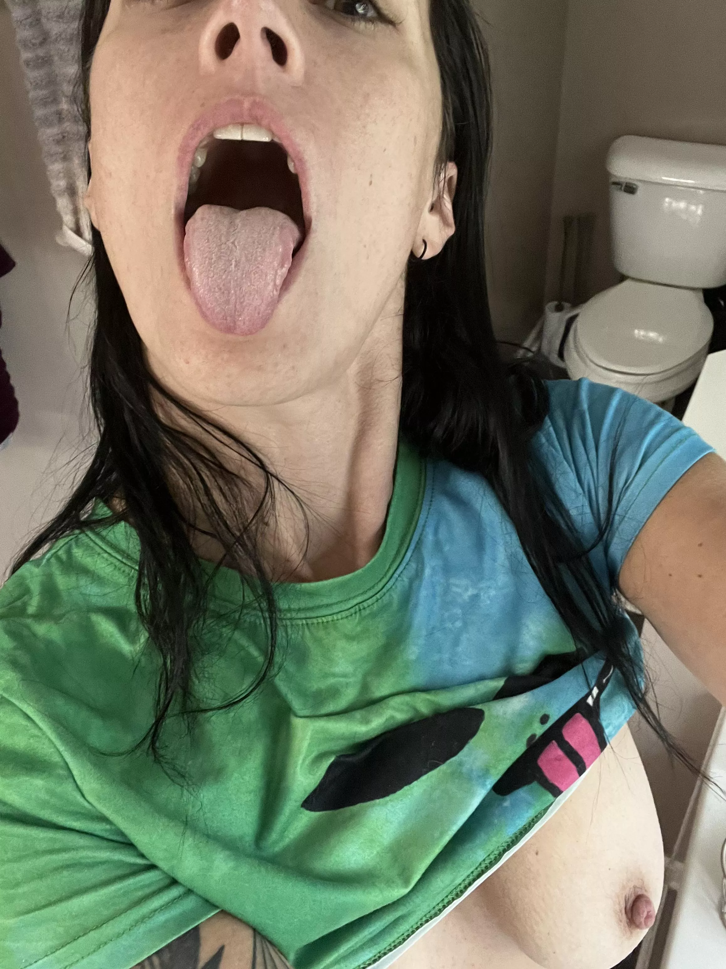 I need my protein 💦 posted by Athomewithember