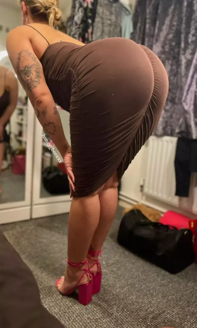 If I wore this on our date would you fuck me in the bathroom? posted by honey_beexxx
