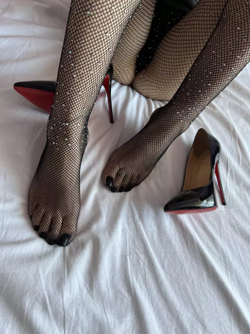 Just took off my Louboutins after work 😜 by missheels07