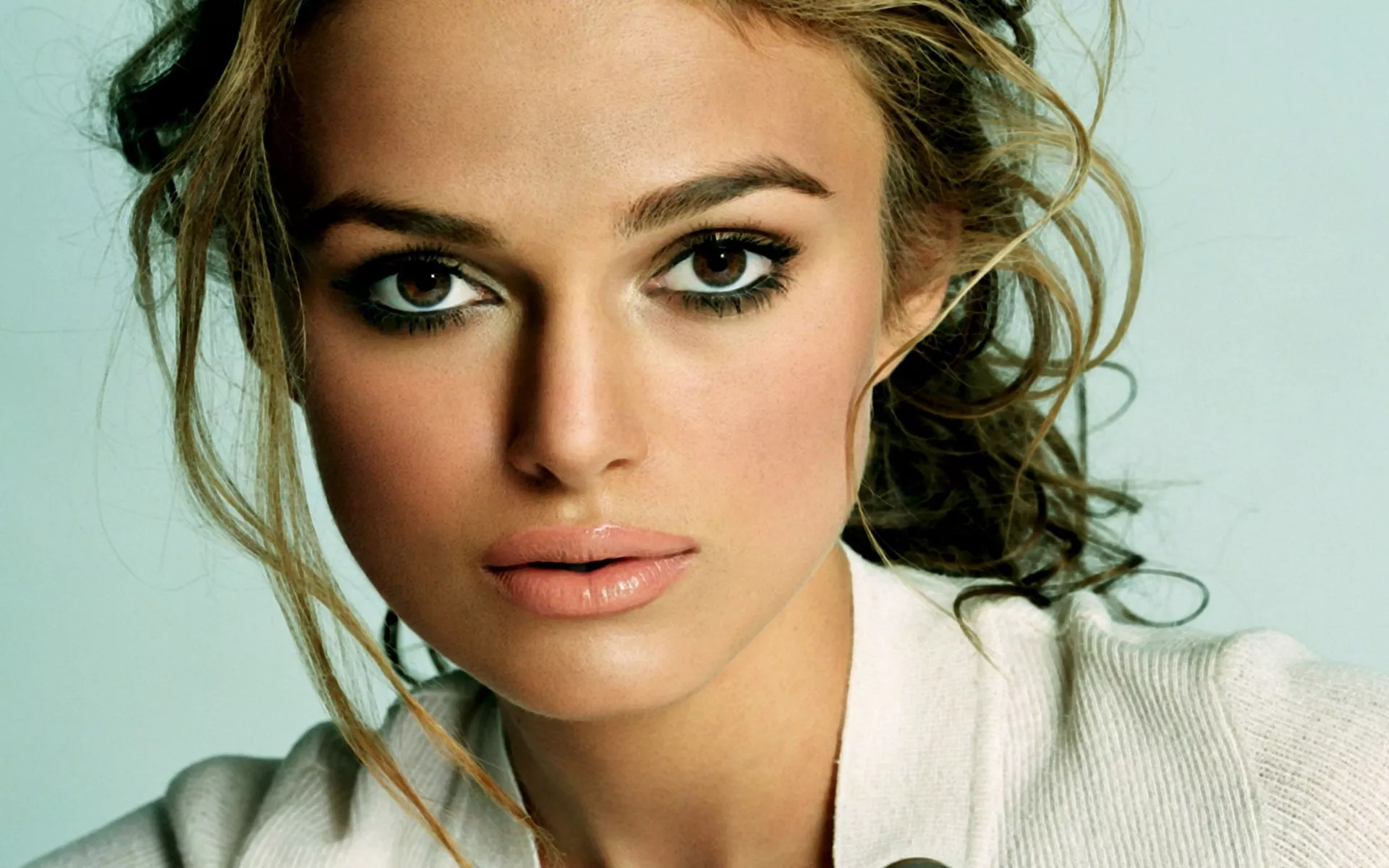 Keira Knightley posted by PopishlySwing