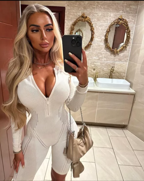 Kirstie by Itchy-Remote-4762