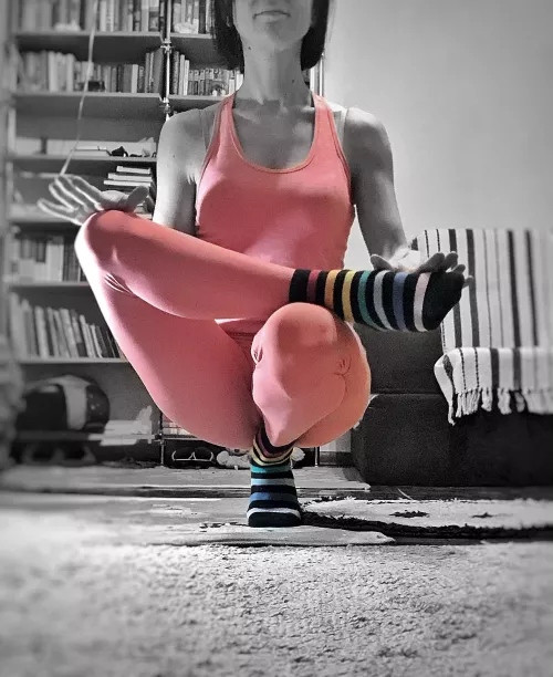 Leg-ins, leg-outs by Nerdbird_OF