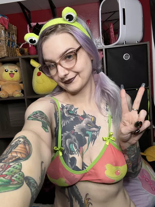 Love these specs 🤓🐸 by 2poppunkforyou