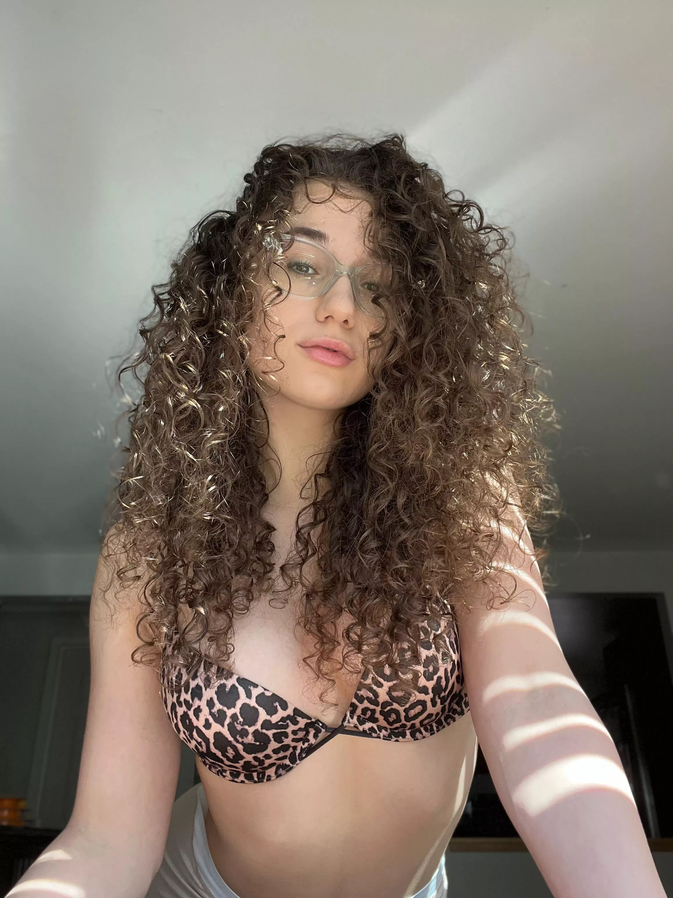 Meow 😻 posted by olivialetter