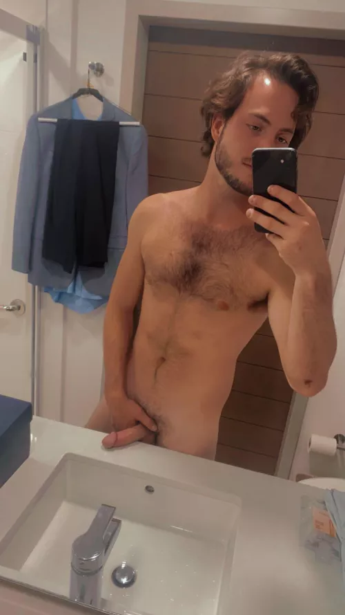 Naked selfies are the best selfies 😉 by Demaxnxx