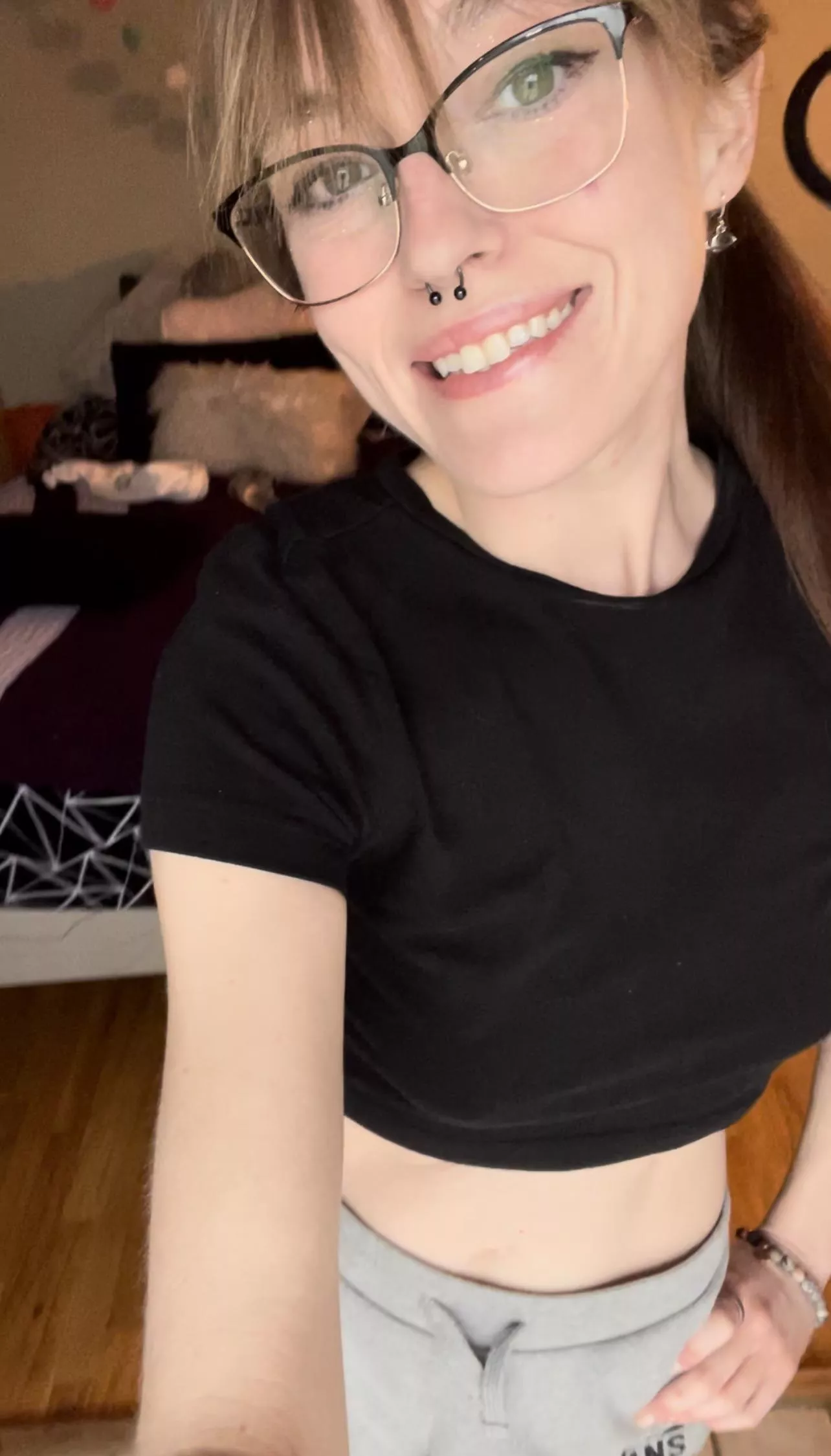 Not a nude but girl with glasses 🙃 posted by vee1277