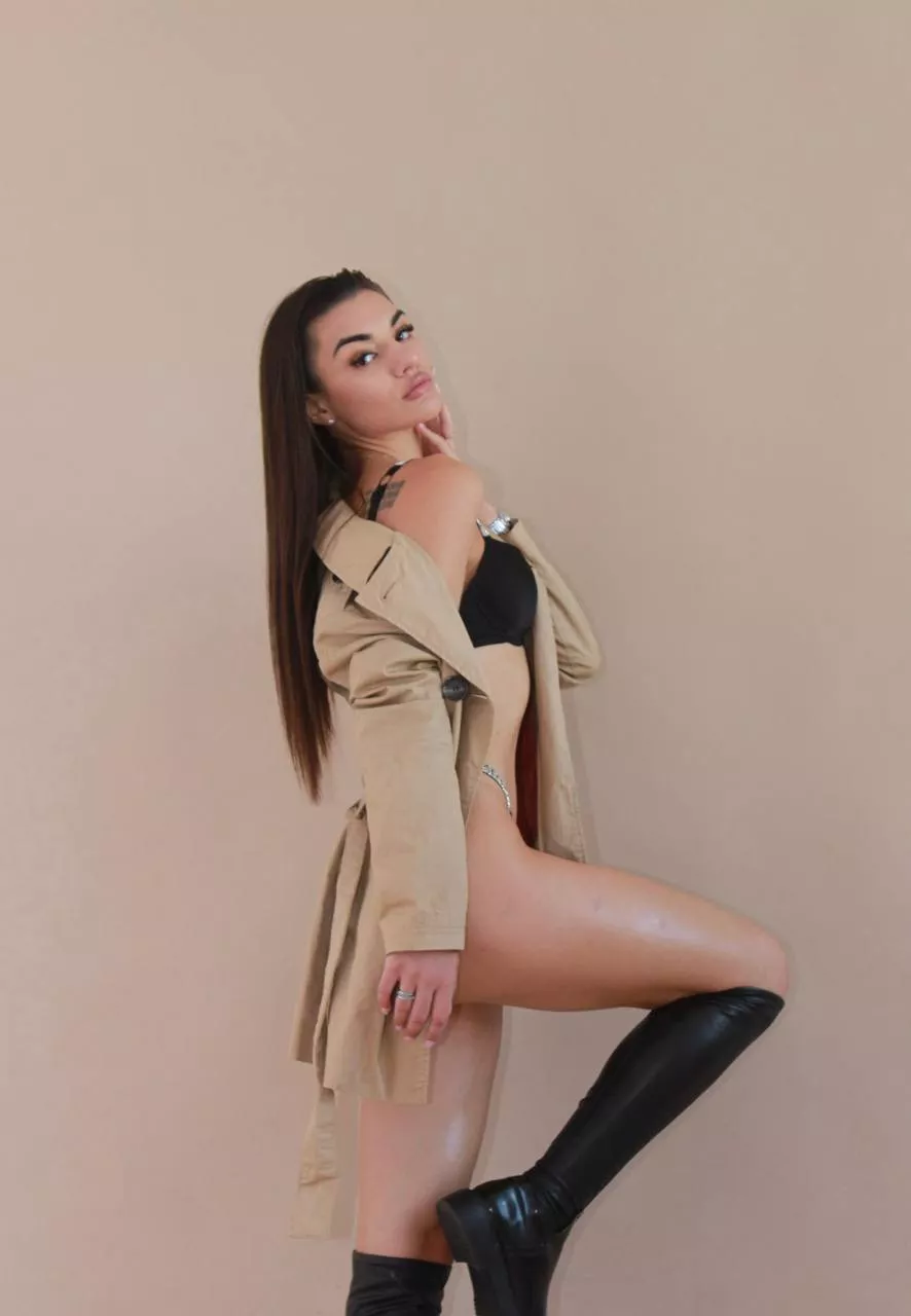 Not the longest but still sexy posted by surimilq