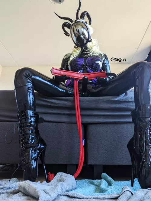 [OC] come crawl over here 💜 by Shijuuichi