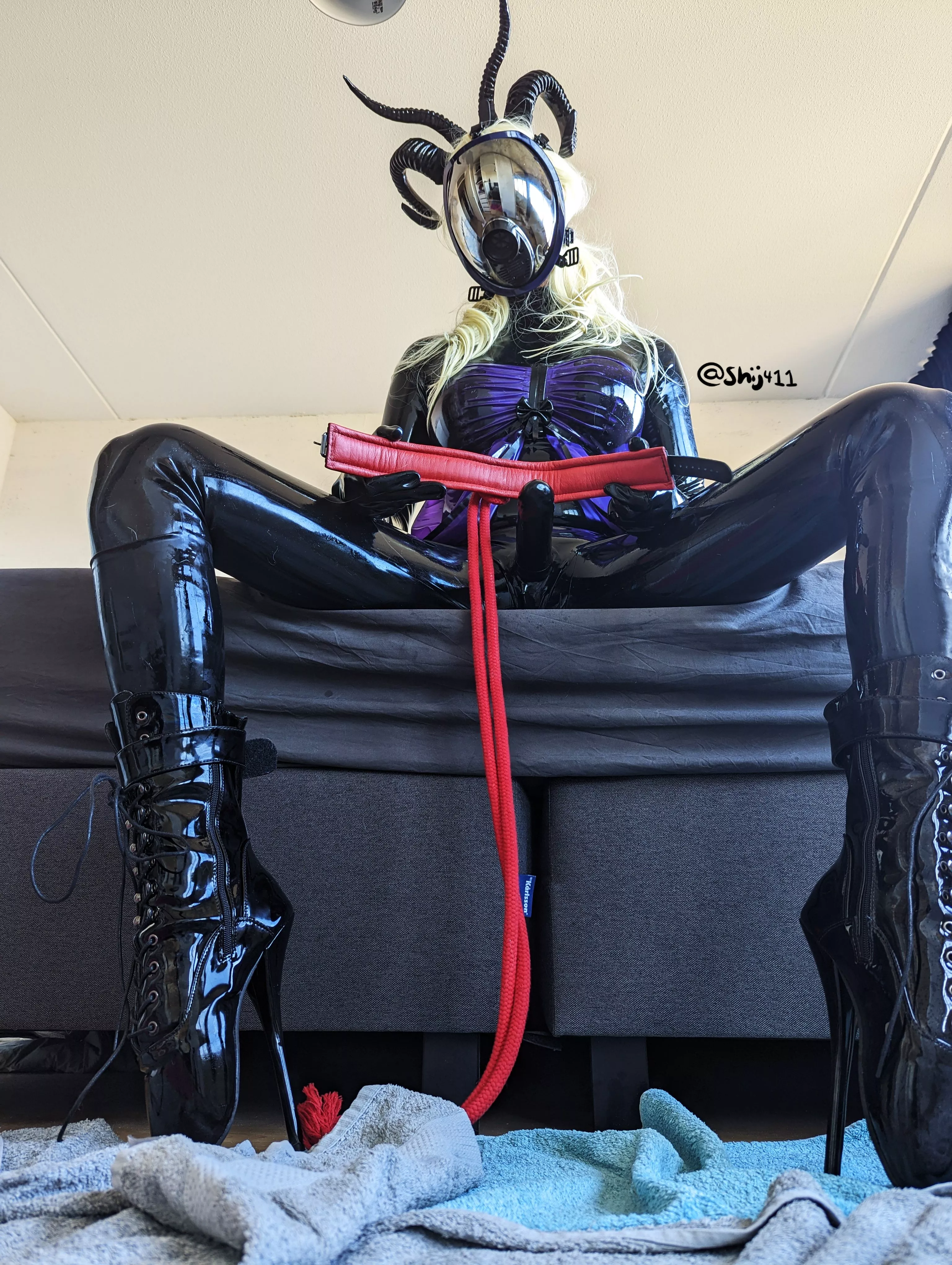 [OC] come crawl over here 💜 posted by Shijuuichi