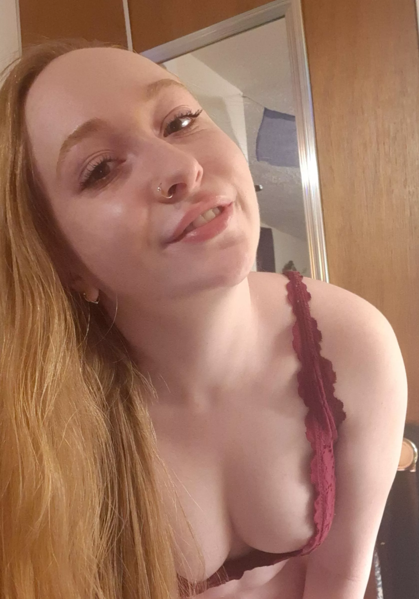OC F23 small cleavage💚 posted by TinyTink33