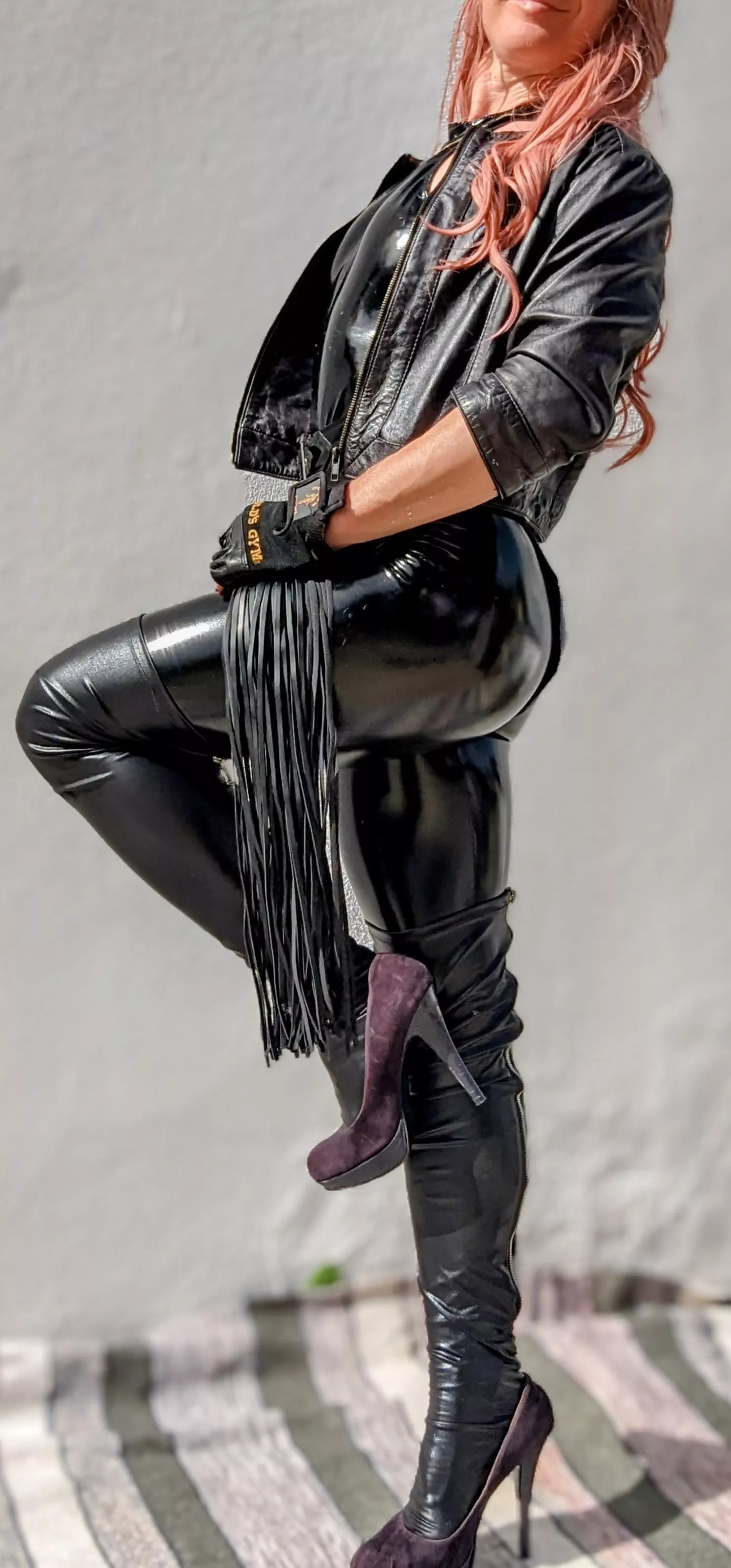 Shiny touch posted by powerfulzoyaxxx