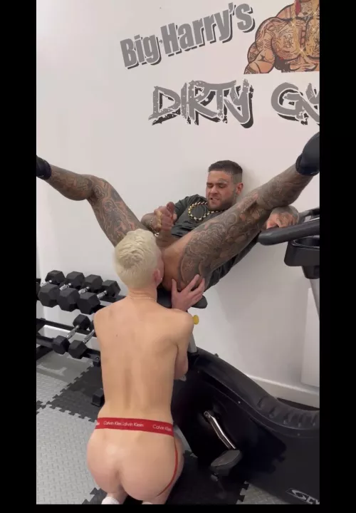 The twink is very hungry by asianic88