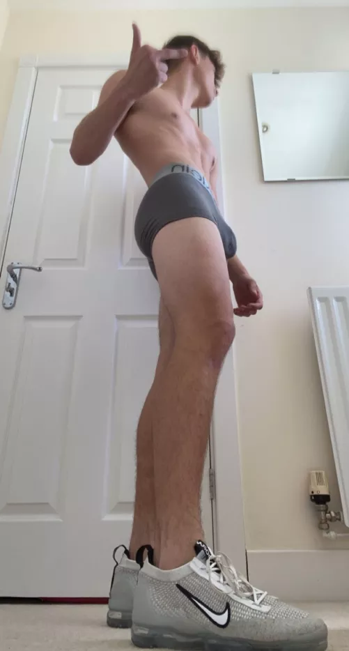 thoughts? 😏 by leo-brooks