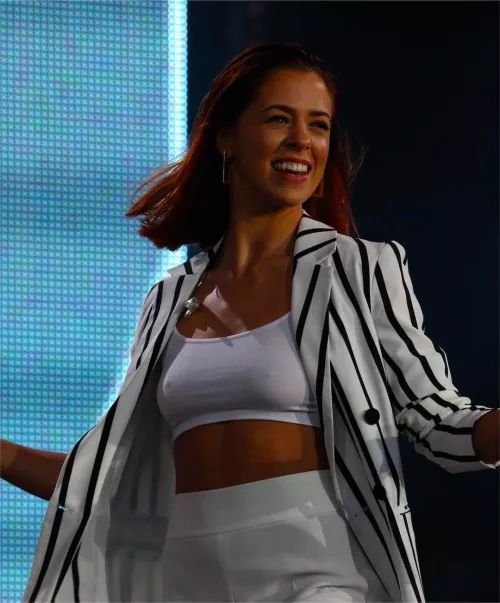 Vanessa Mai by ragingcook82