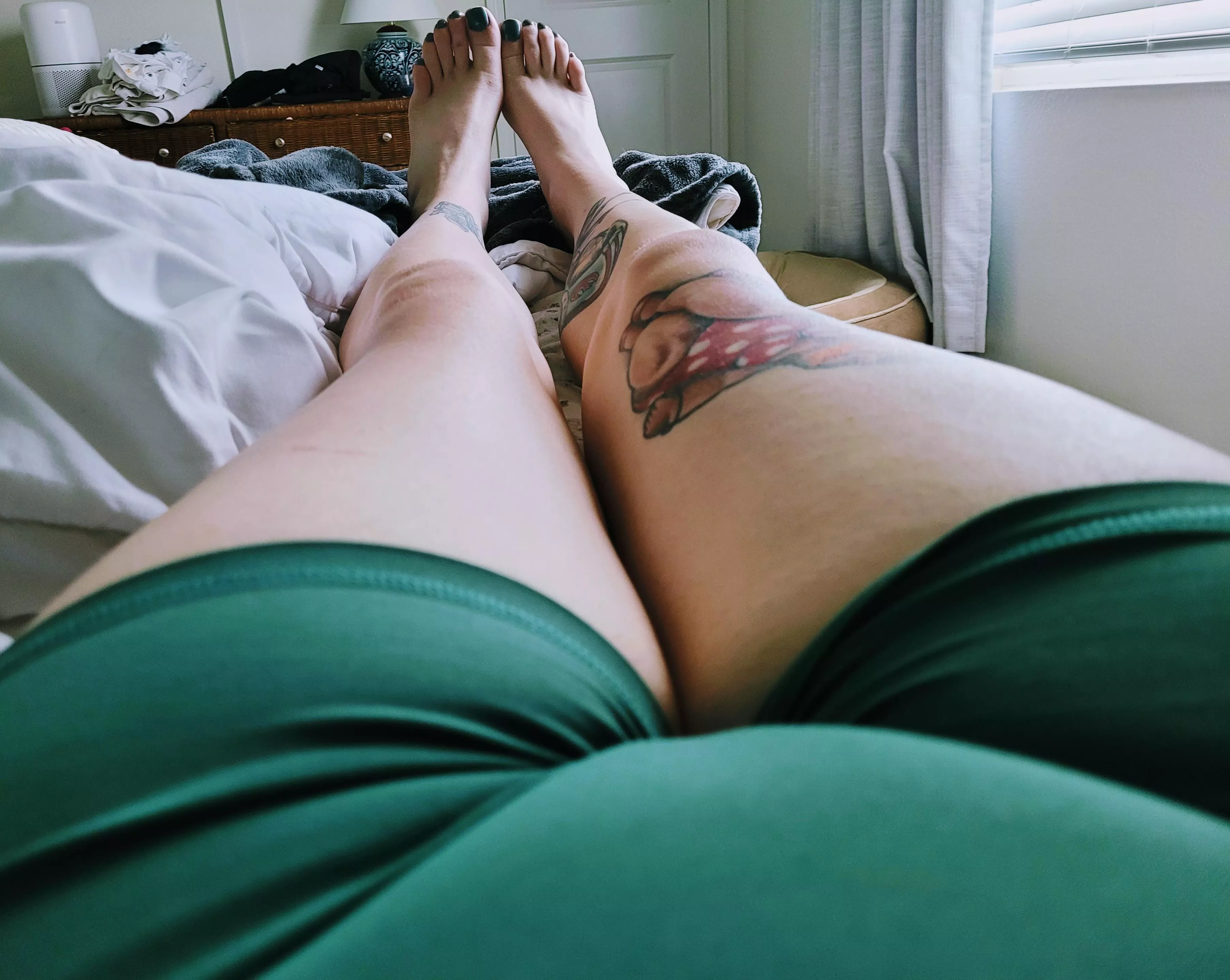 Yoga shorts make me lazy. Hope you all enjoy the view 😘😘 posted by heyyyitsHAILEY