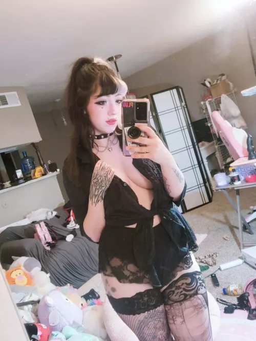 Your big titty goth mommy is going live https://chaturbate.com/dahlia_vixen/ by Dahlia_Parisi