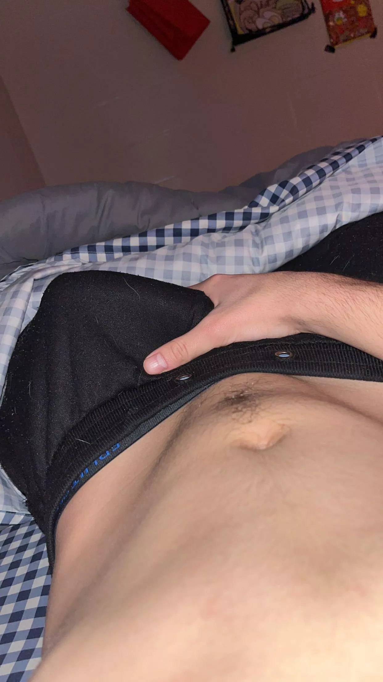 19 stoned and curious :p dm mee ( <3 femboys and older guys ) posted by BWC_Teen_2003